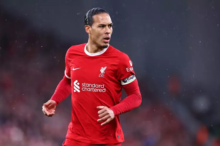 Virgil van Dijk names forgotten Liverpool player when asked who's the ...