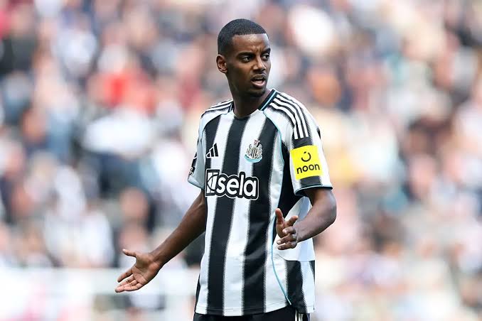 Alexander Isak 'cut price tag' revealed as Liverpool deal with Newcastle 'in play'